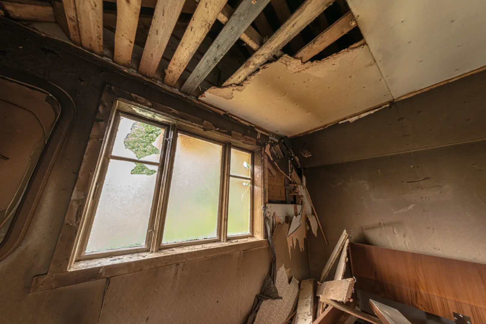 Water Damage: Domestic Leak, Flood & Eow Claims in Edinburgh