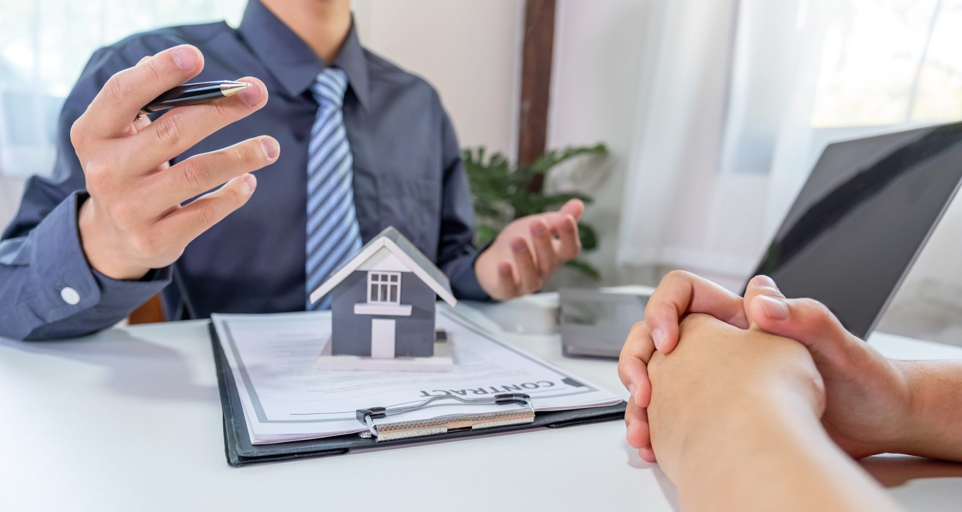 How to choose a loss assessor
